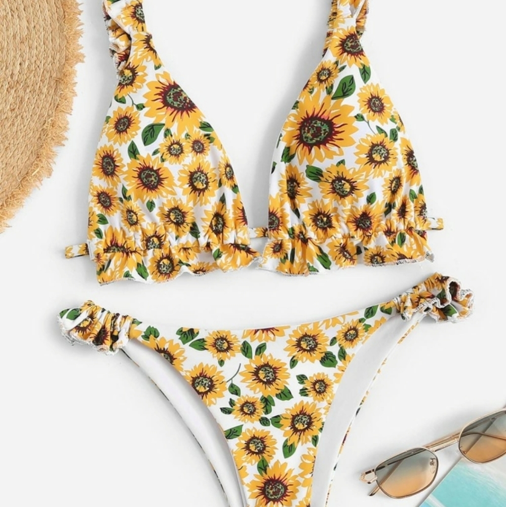 Bikini 2 piece set sunflower ruffle details NWOT